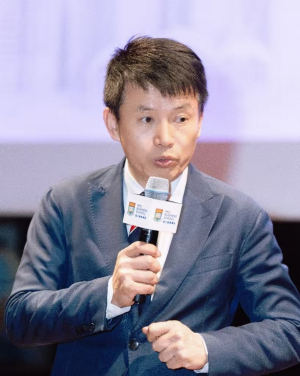 
	Professor Hongbin CAI, Dean and Chair of Economics, Director of the Institute of China Economy (ICE) of HKU Business School, delivers the welcoming remarks.

